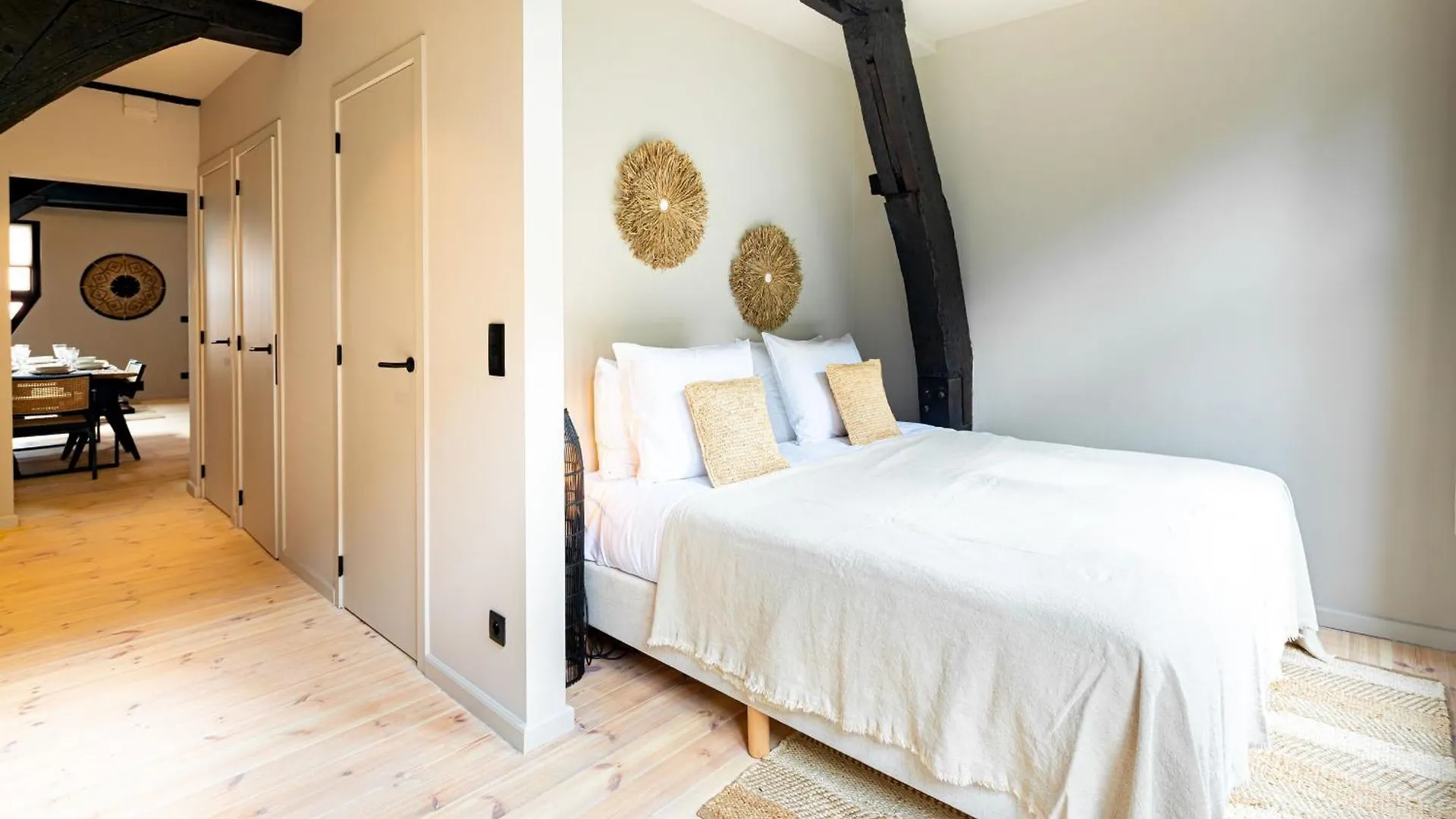 Btfl Living Antwerp Apartment