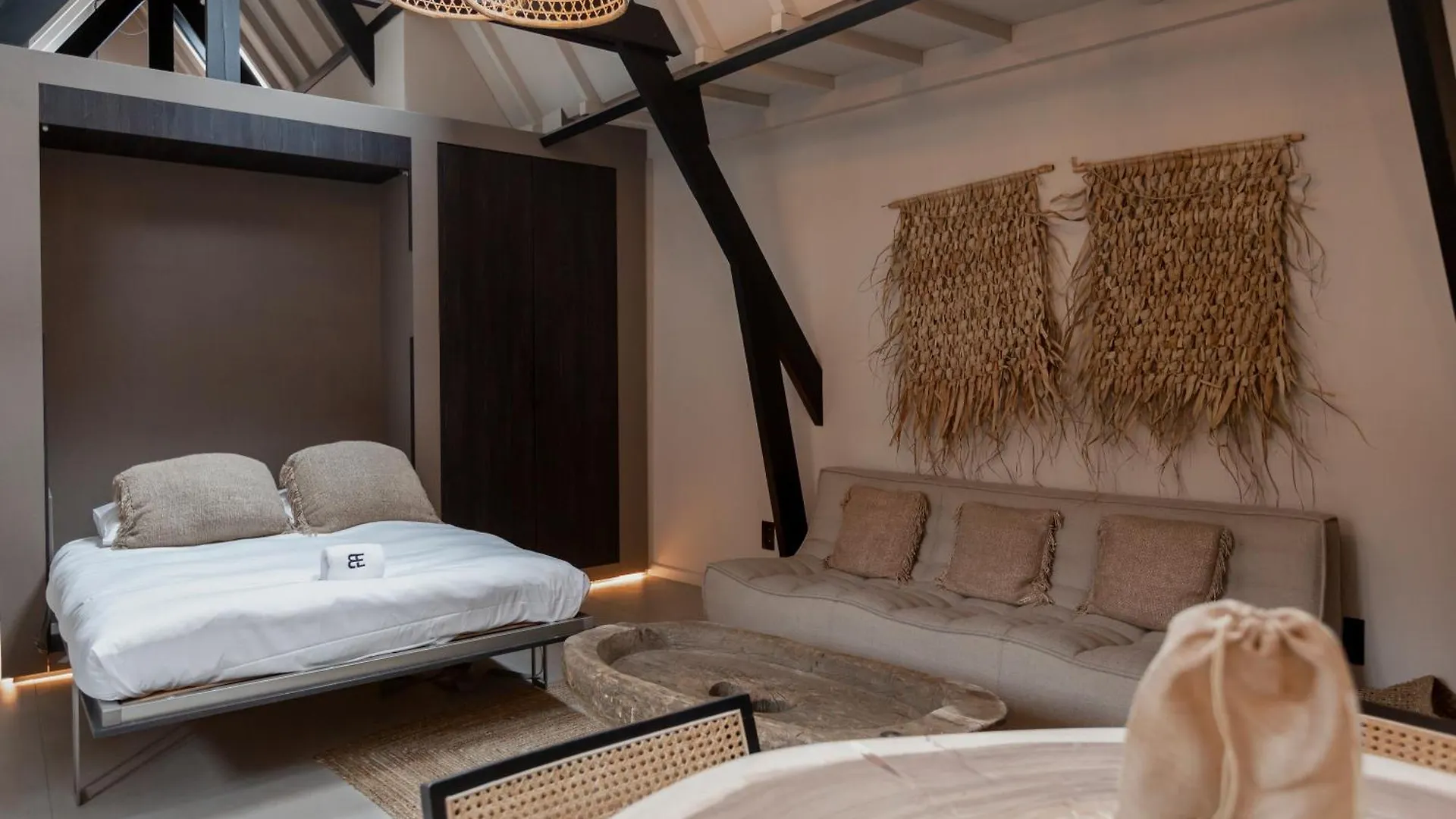 Btfl Living Antwerp Apartment